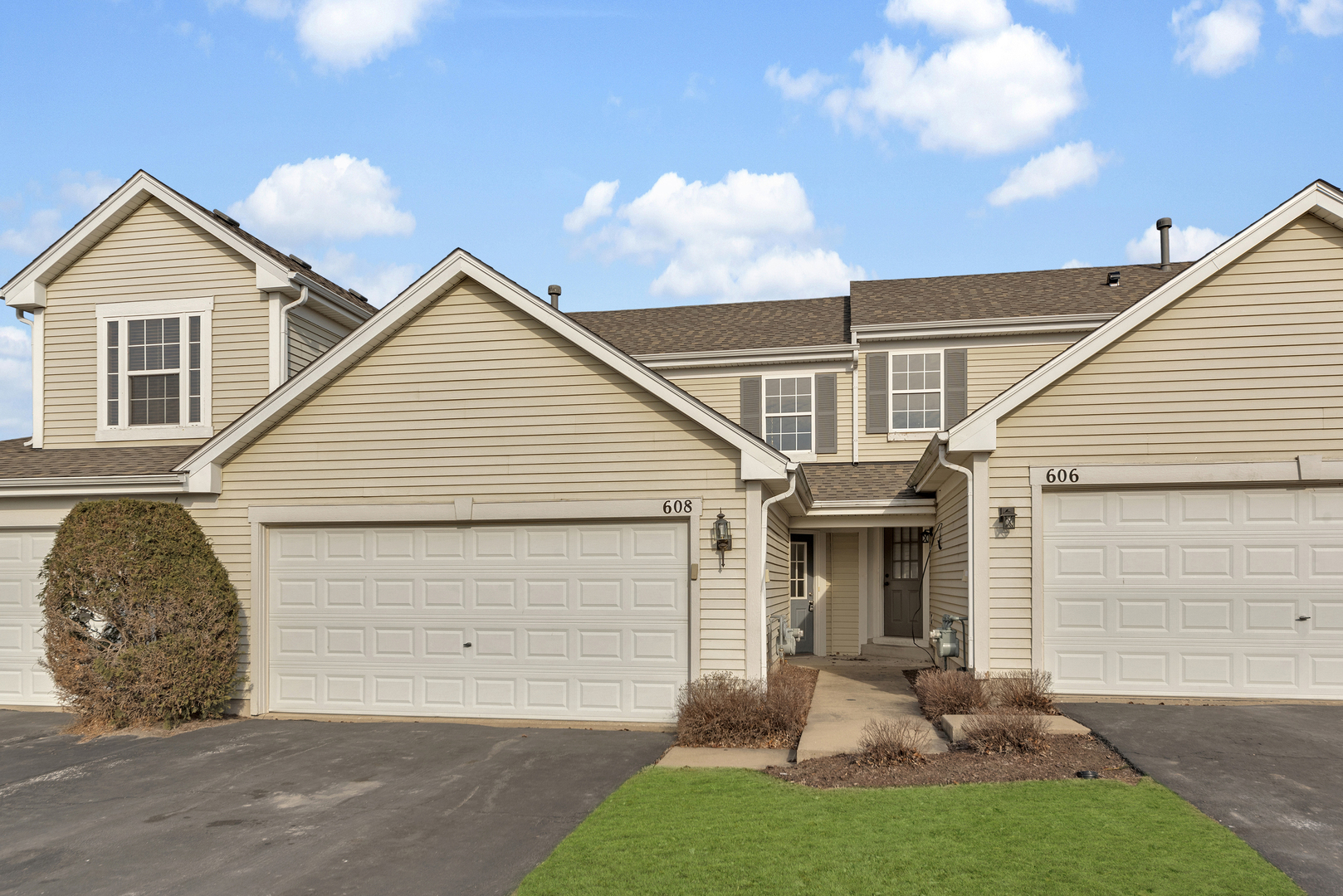 Property Photo:  608 Chestnut Ridge  IL 60447 