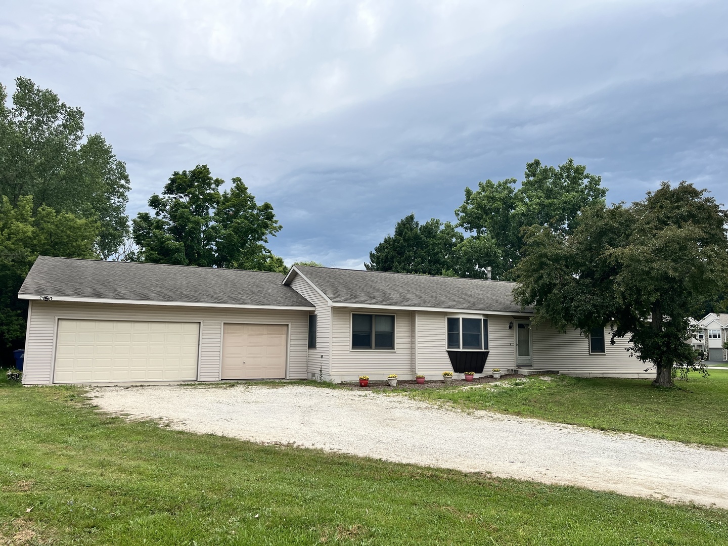 Property Photo: 33430 N Hunt Club Road IL 60048