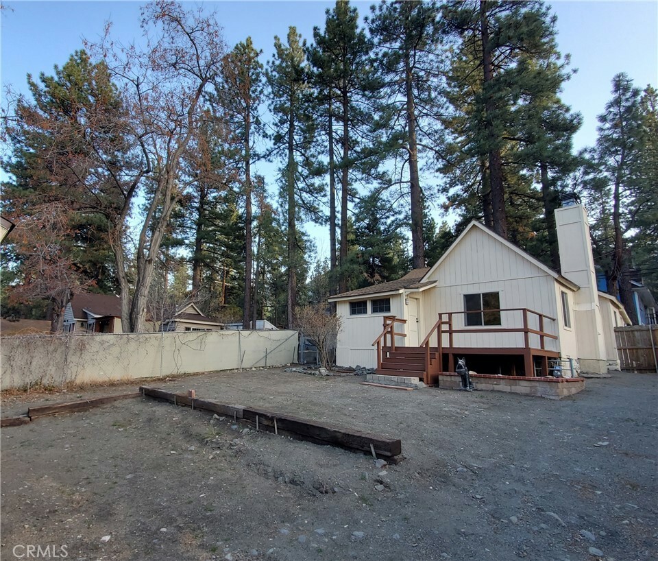 Property Photo:  1131 Apple Avenue  CA 92397 