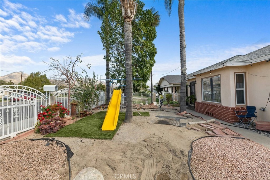 Property Photo: 25537 Pacific Street CA 92404