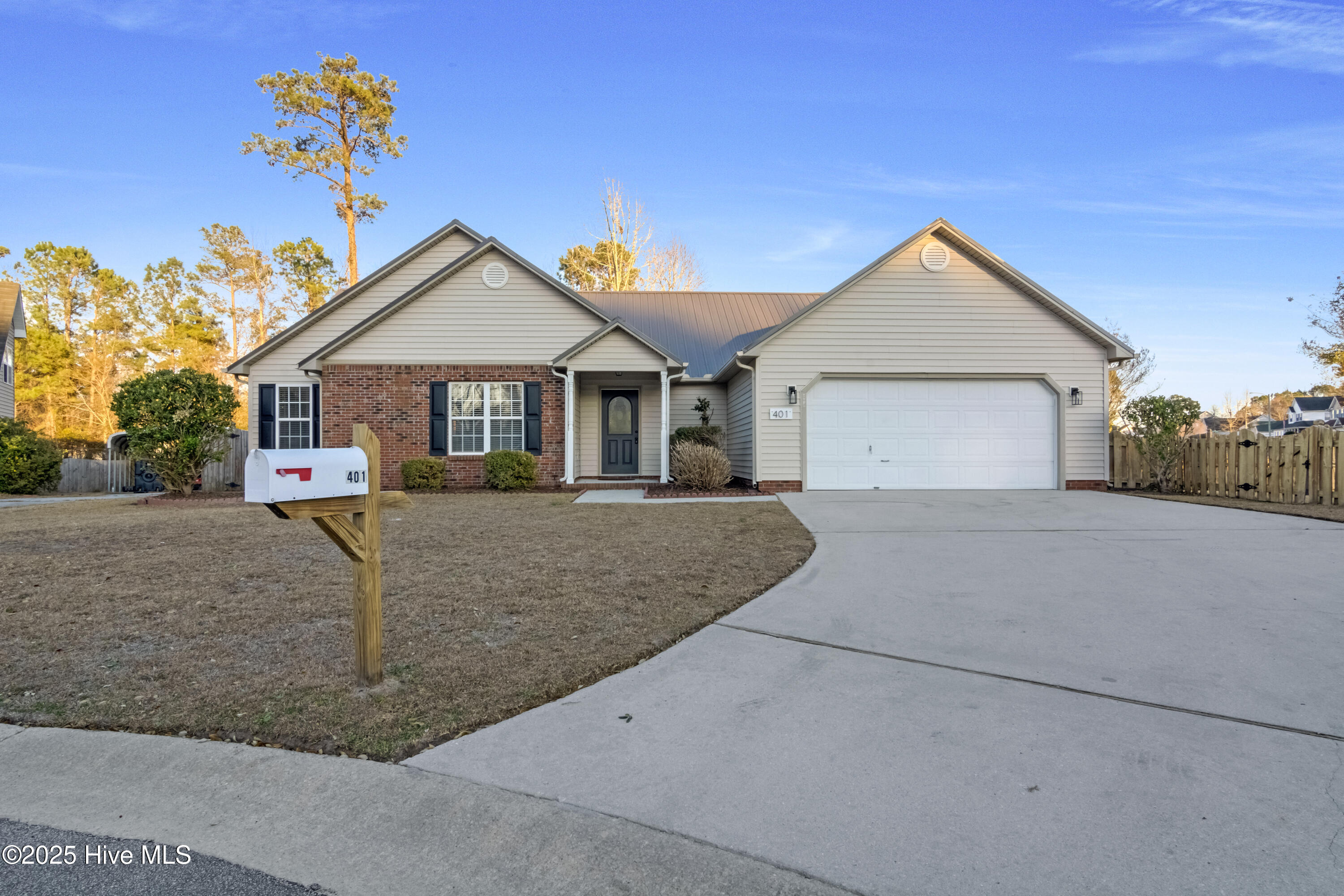 Property Photo:  401 Pebble Lane  NC 28546 
