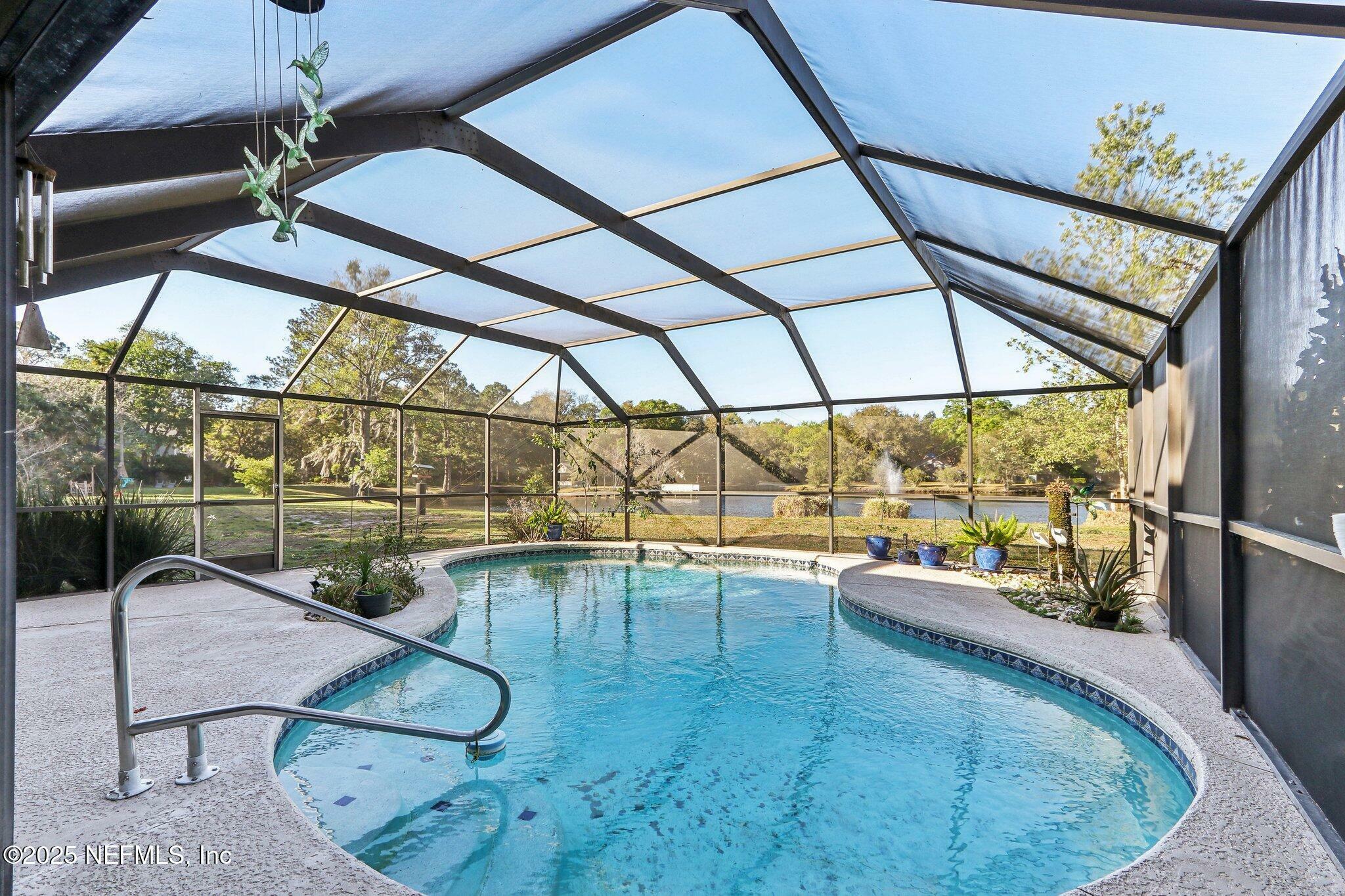 Property Photo: 4350 Springmoor Drive E FL 32225