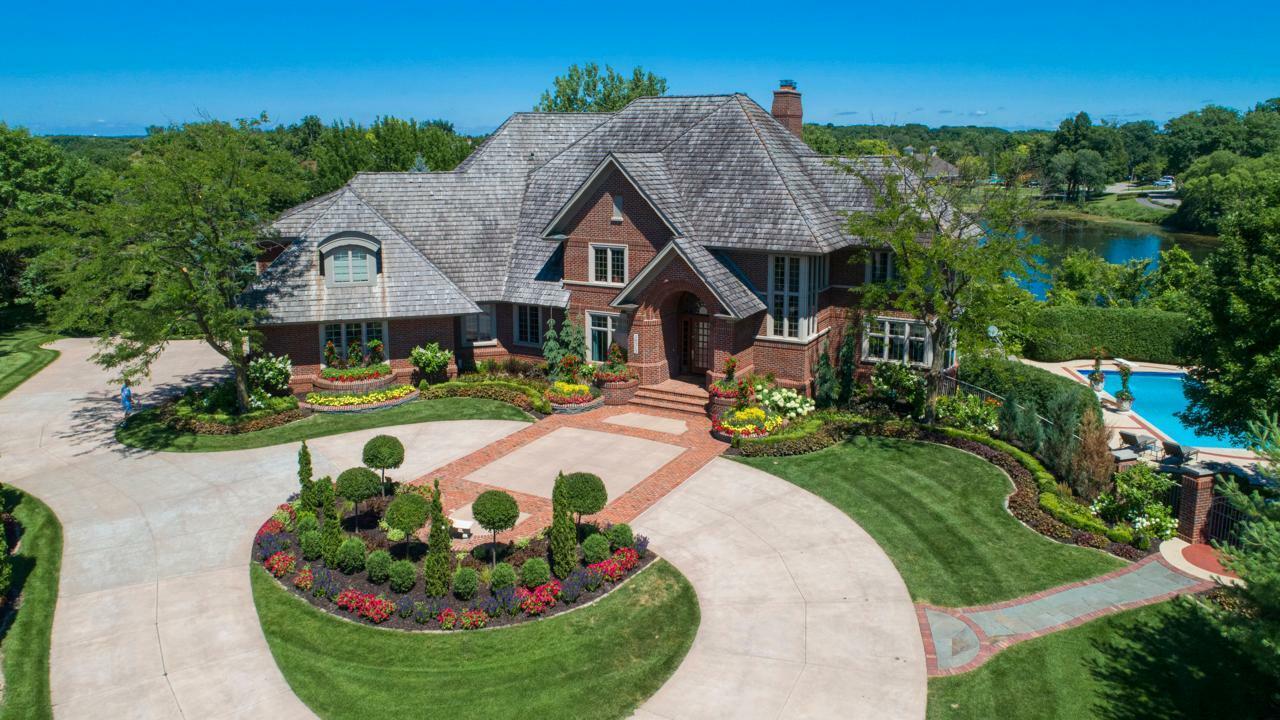 18313 Nicklaus Way  Eden Prairie MN 55347 photo