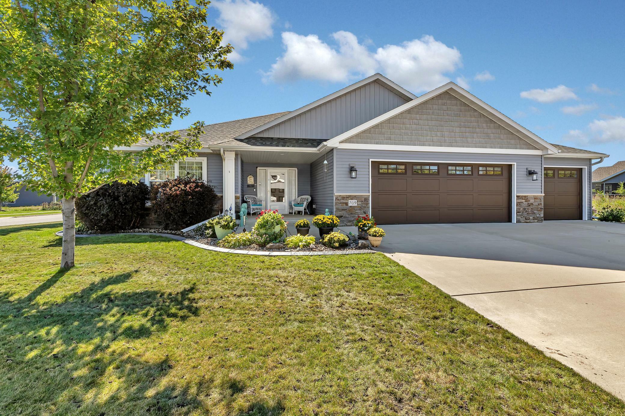 709 Pebble Creek Drive  Saint Cloud MN 56303 photo