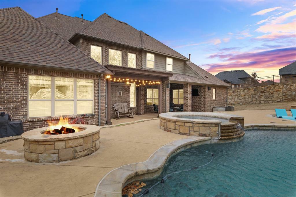 Property Photo: 6720 Canyon Oak Court TX 76226