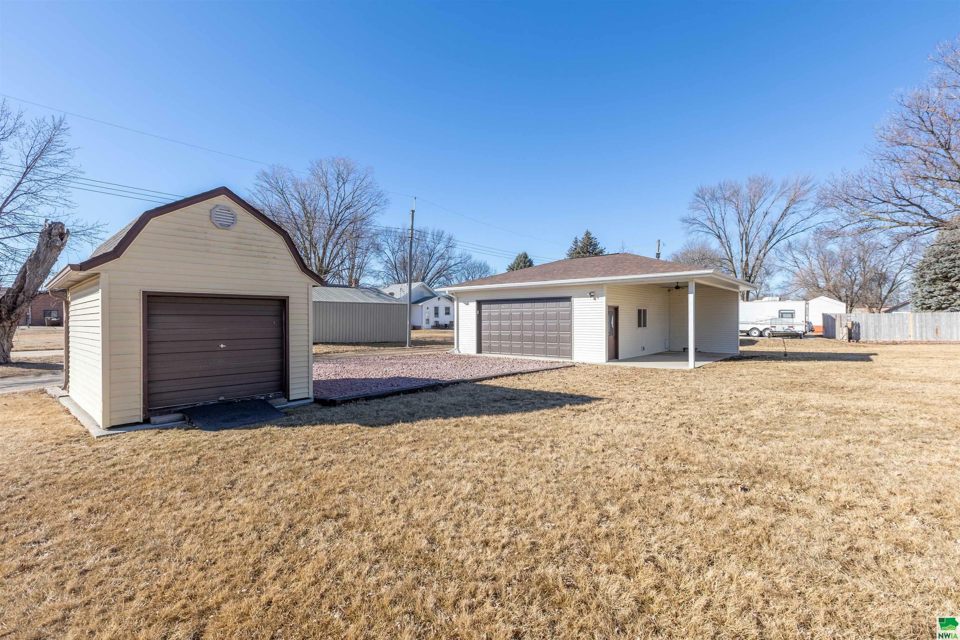 Property Photo:  530 South St  IA 51039 