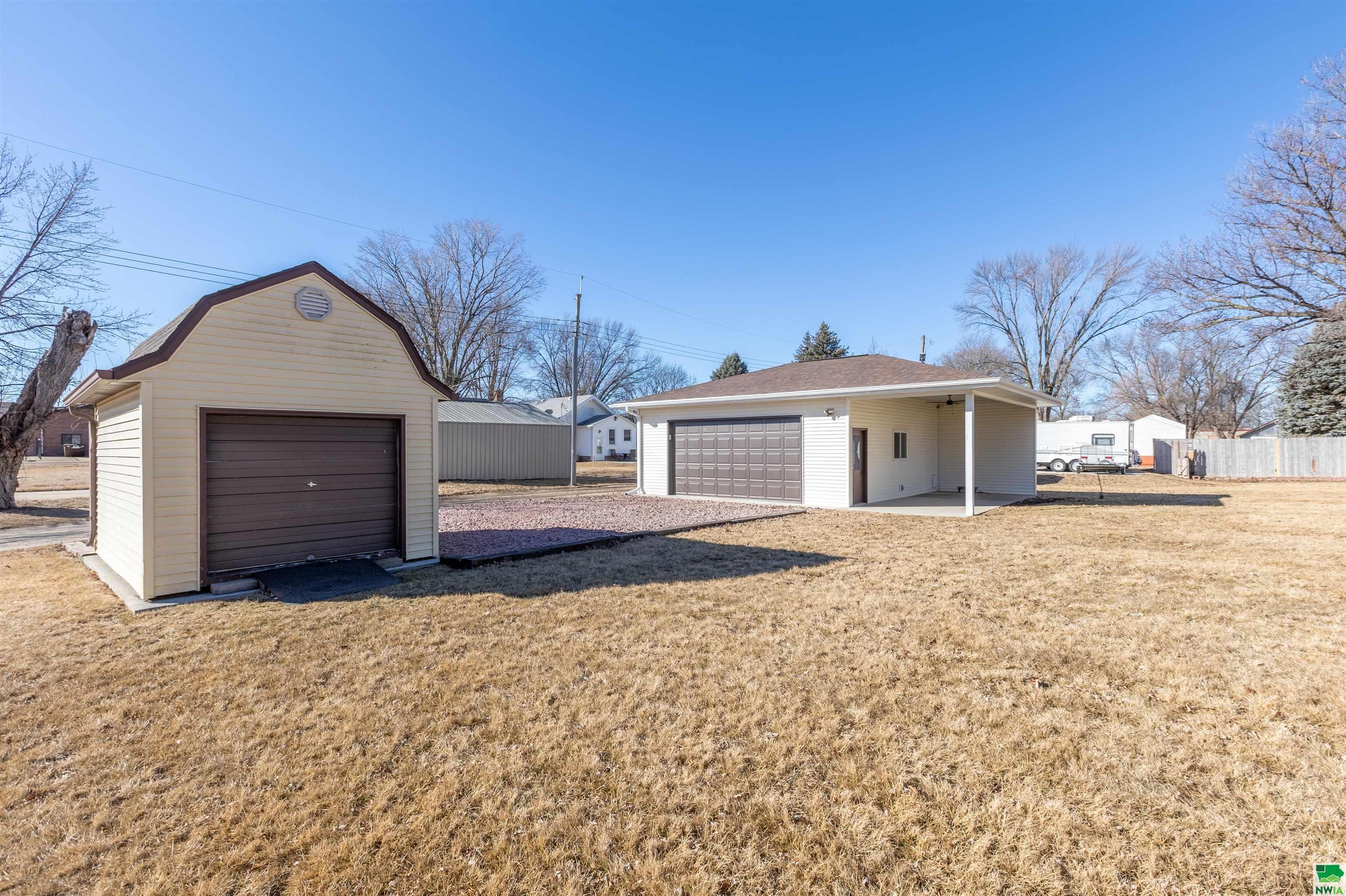 Property Photo: 530 South St IA 51039