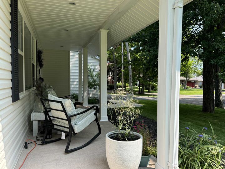 Property Photo: 15 Harris Court PE C1N 5R7