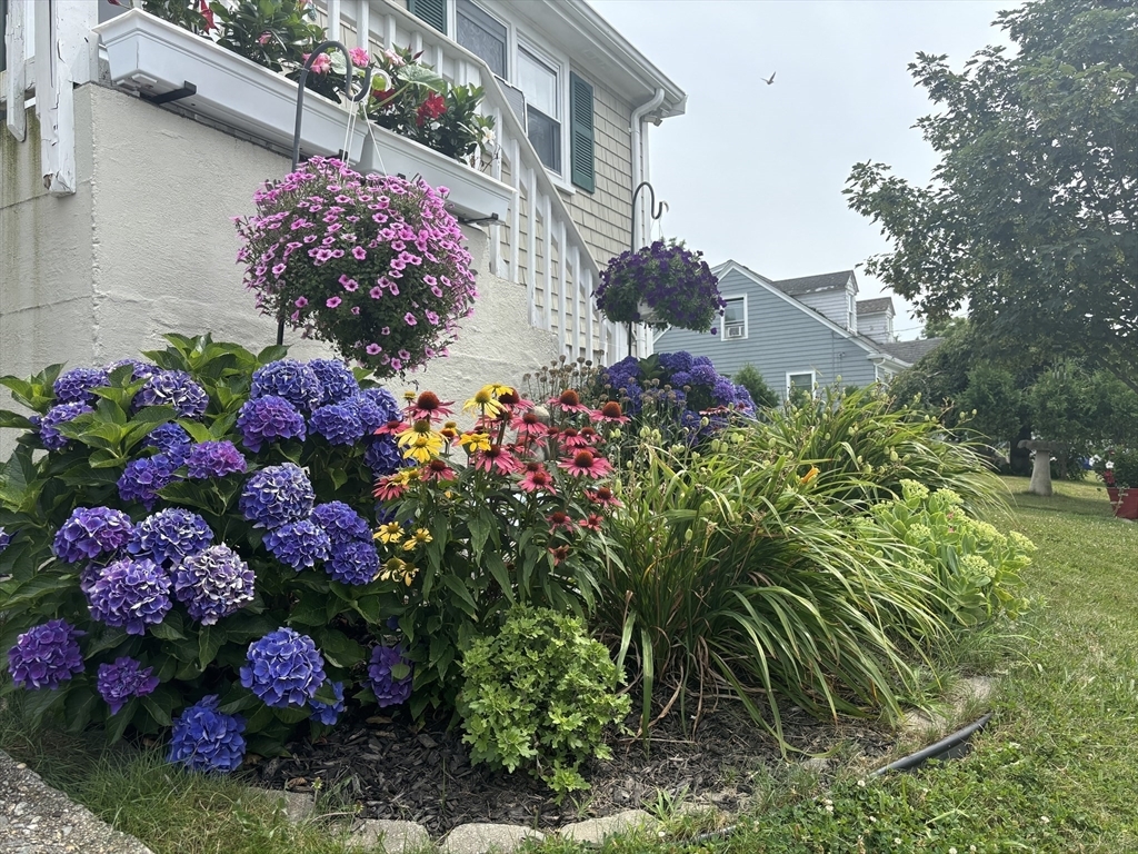 Property Photo:  26 Cliff St  RI 02878 
