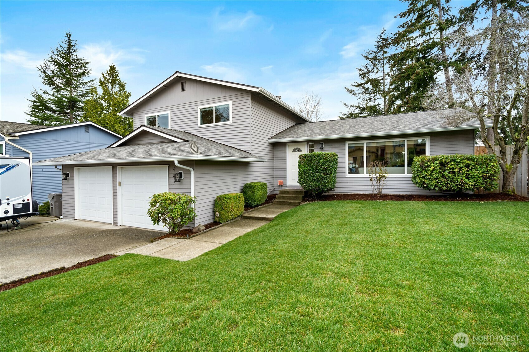 Property Photo:  21817  122nd Place SE  WA 98031 