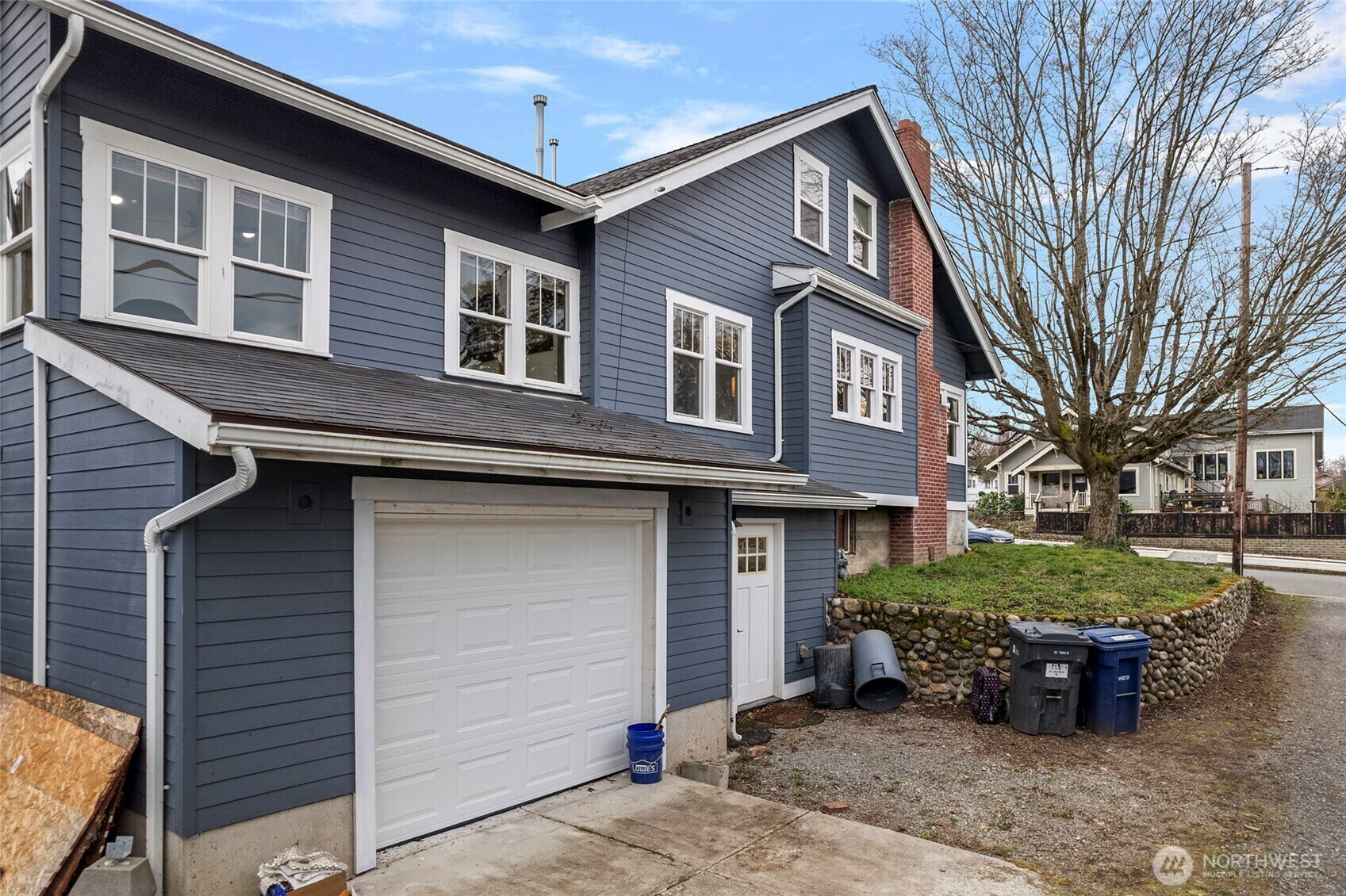 Property Photo: 317 E Lawrence Street WA 98273