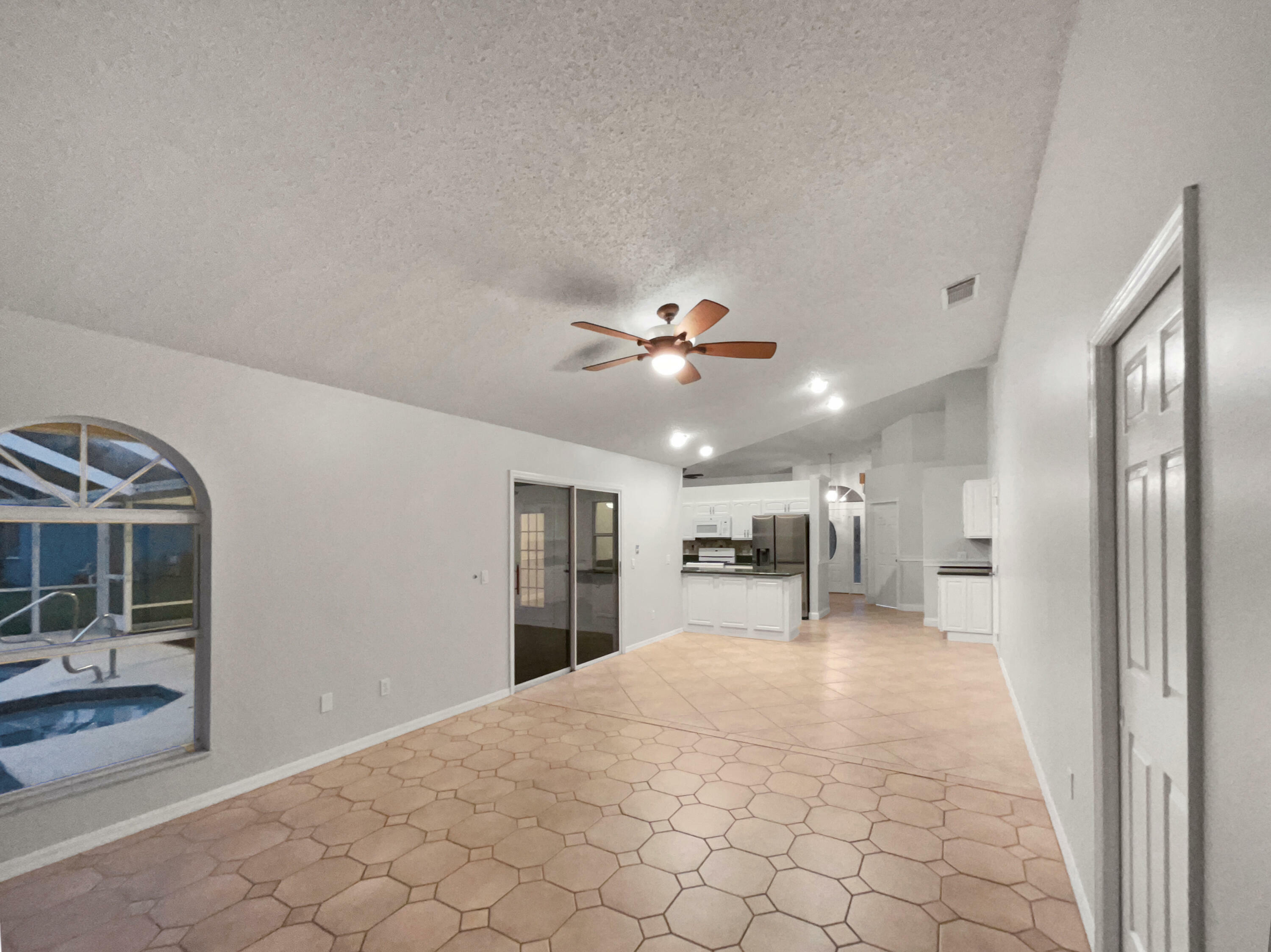 Property Photo: 452 SE Evans Avenue FL 34984