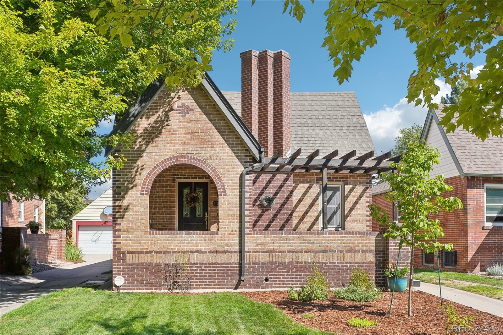 Property Photo:  1552 Hudson Street  CO 80220 