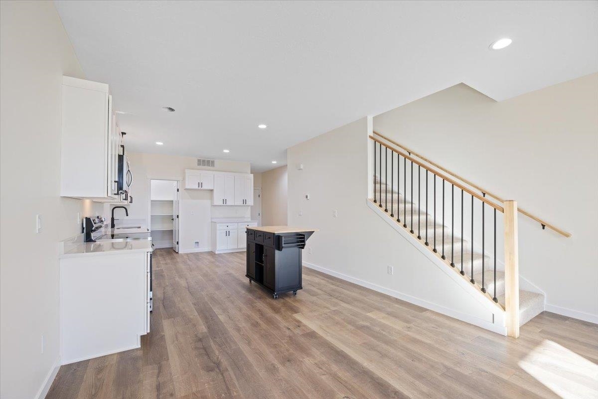 Property Photo: 717 E Lacrosse Ave WA 99207