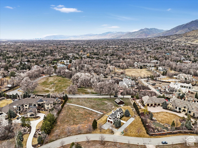 Property Photo: 2621 E Providence Ct UT 84121