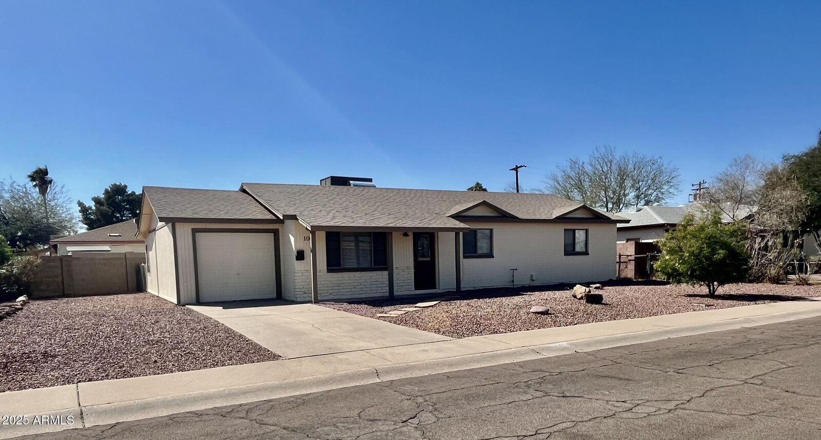 Property Photo:  1001 W 17th Street  AZ 85281 