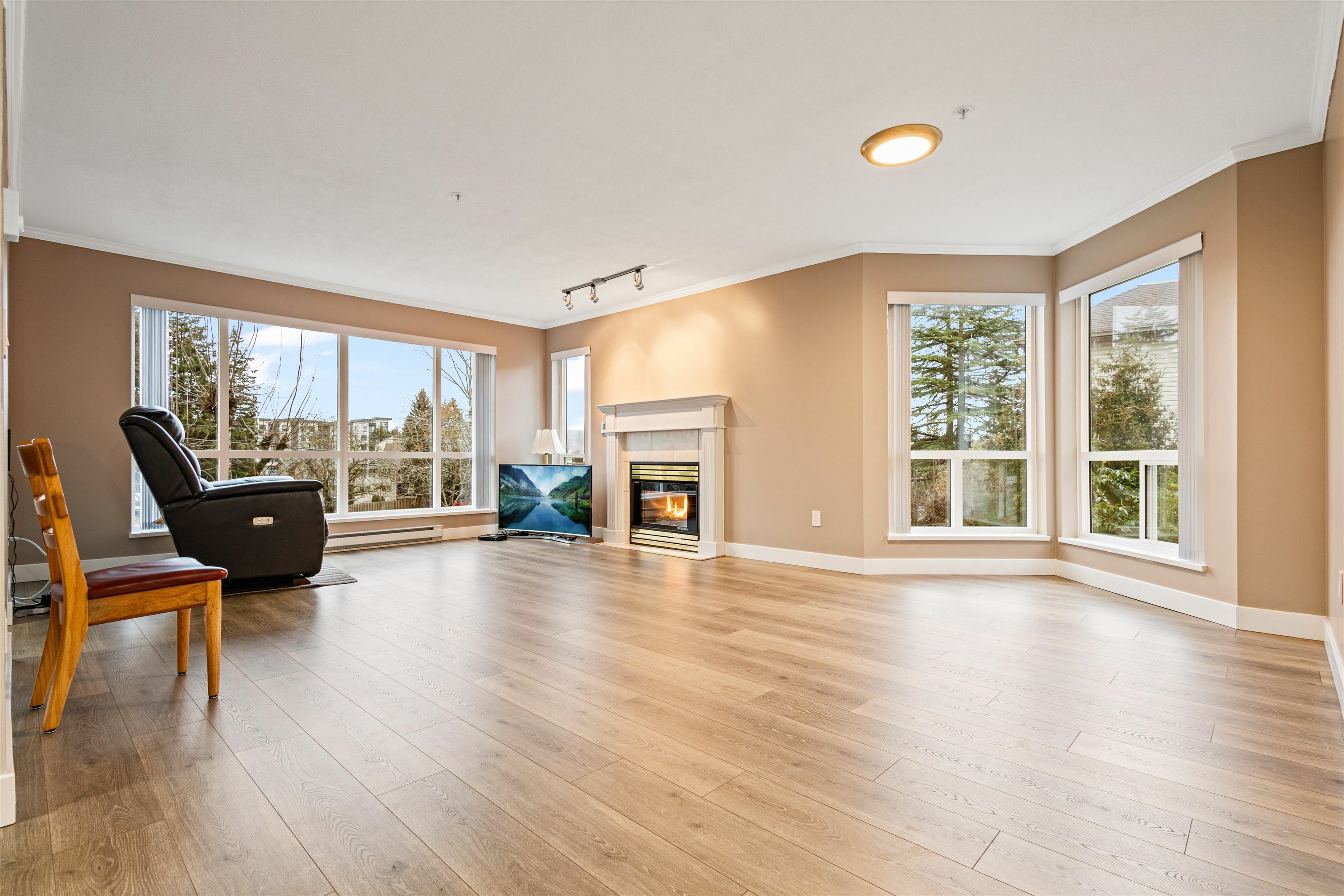 32120 Mt Waddington Avenue 206  Abbotsford BC V2T 2E8 photo