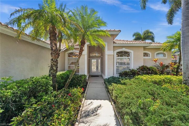 Property Photo:  2243 Oxford Ridge Cir  FL 33973 