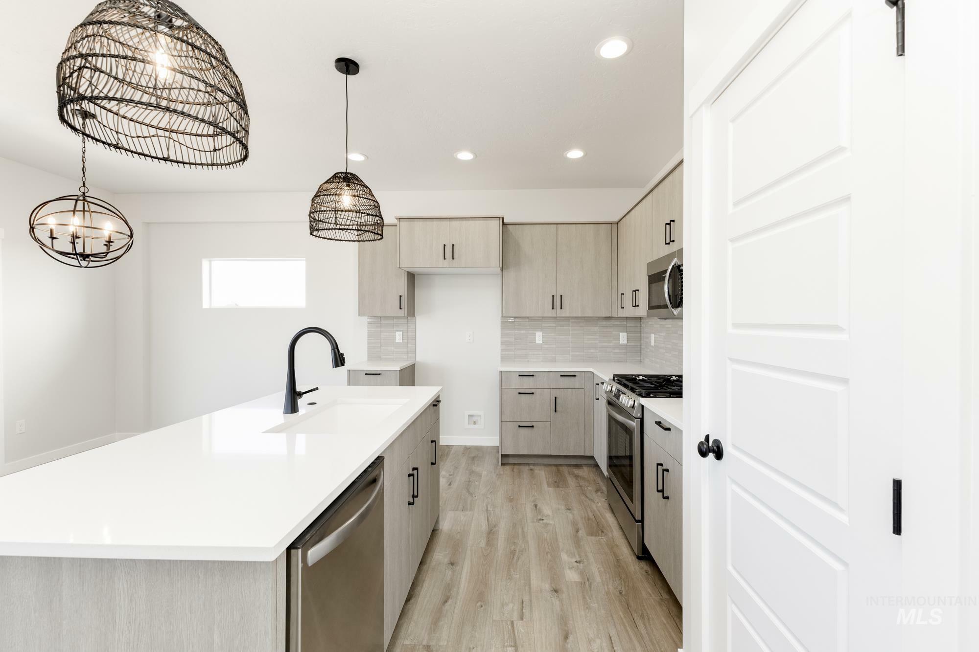Property Photo: 729 N Aleppo Way ID 83642