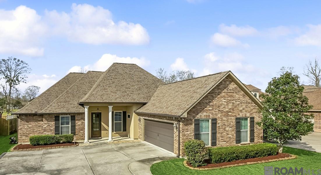 Property Photo: 18125 Old Trail Dr LA 70769