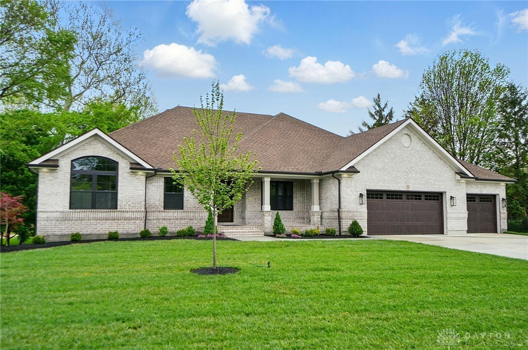 Property Photo: 6976 Rosecliff Place OH 45459