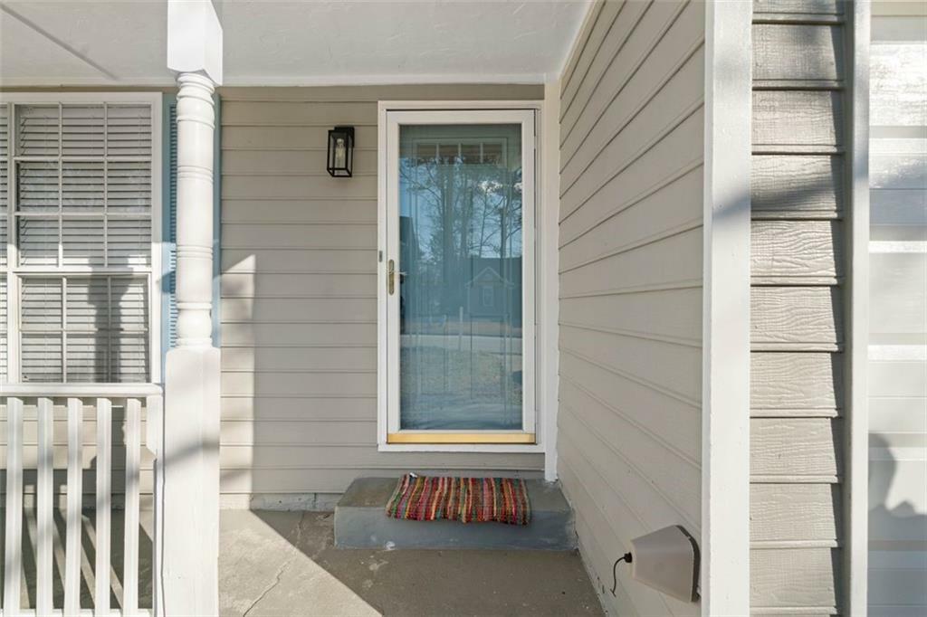 Property Photo: 826 Shore Drive GA 30058