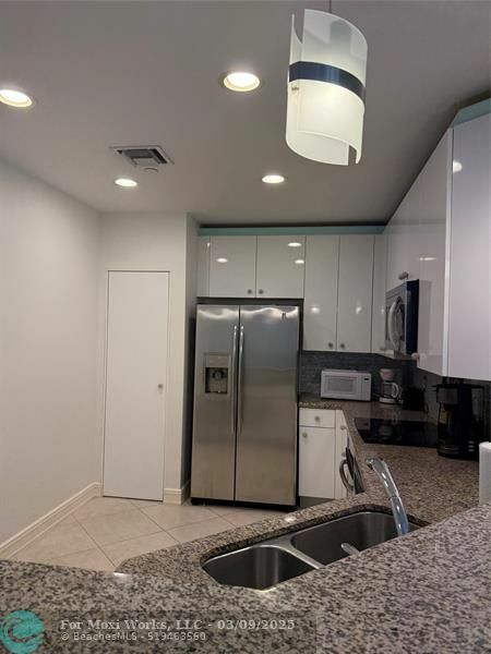 Property Photo:  16102 Emerald Estates Dr 215  FL 33331 