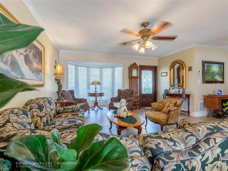 Property Photo: 4800 NE 13th Ter FL 33334