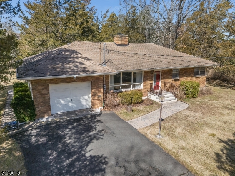 Property Photo: 7 Deer Path Rd NJ 08833