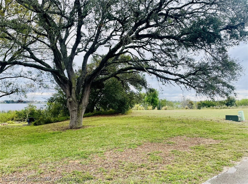 Property Photo: 1037 W Lake Damon Drive FL 33825