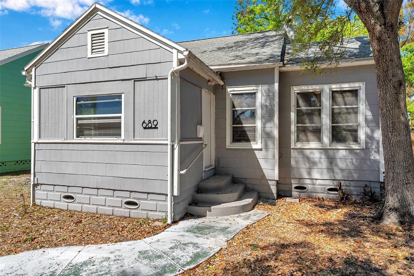 Property Photo: 689 Paris Avenue S FL 33701