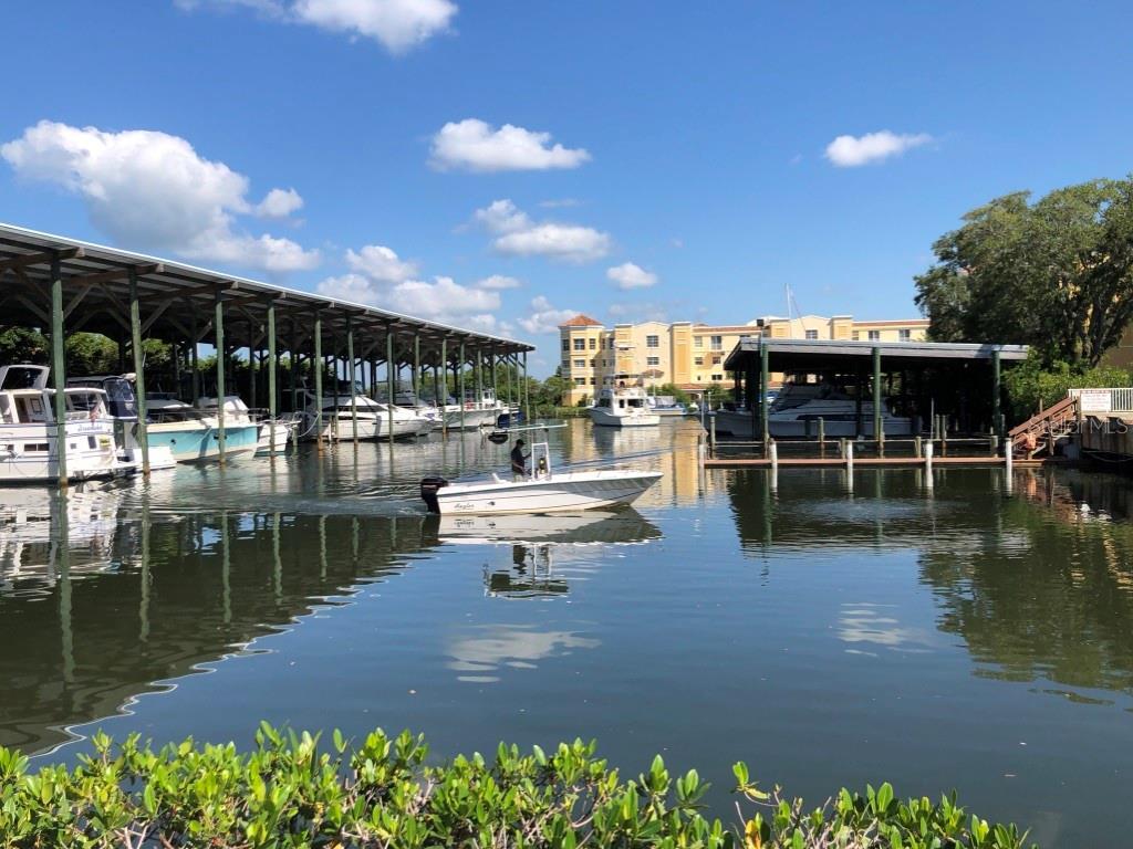 Property Photo: 570 Blackburn Point Road 17 FL 34229