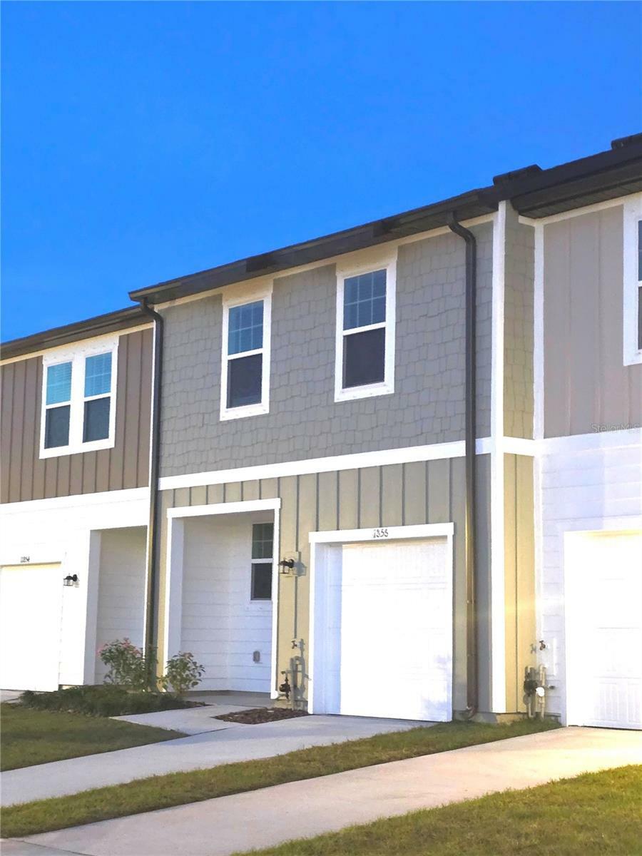 Property Photo: 11856 Throttle Place FL 33534