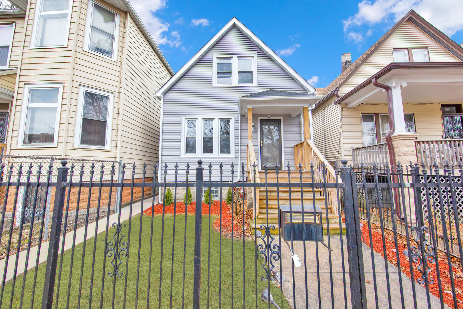 Property Photo: 4905 W Ohio Street IL 60644