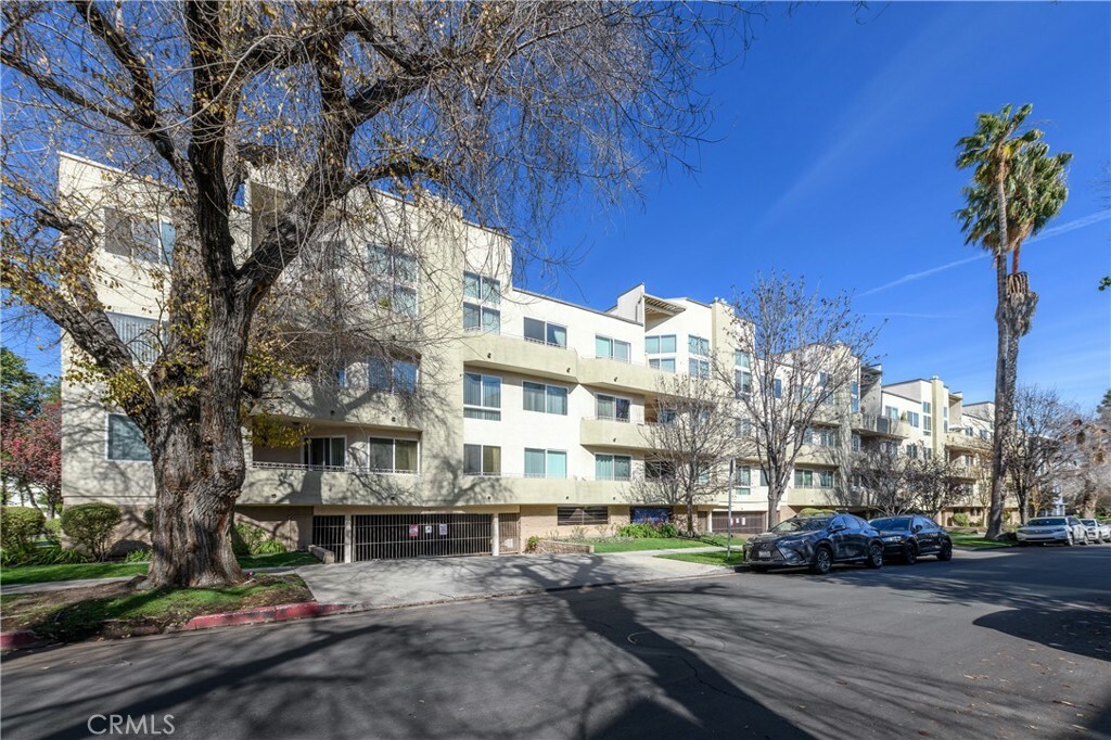 14569 Benefit Street 212  Sherman Oaks CA 91403 photo