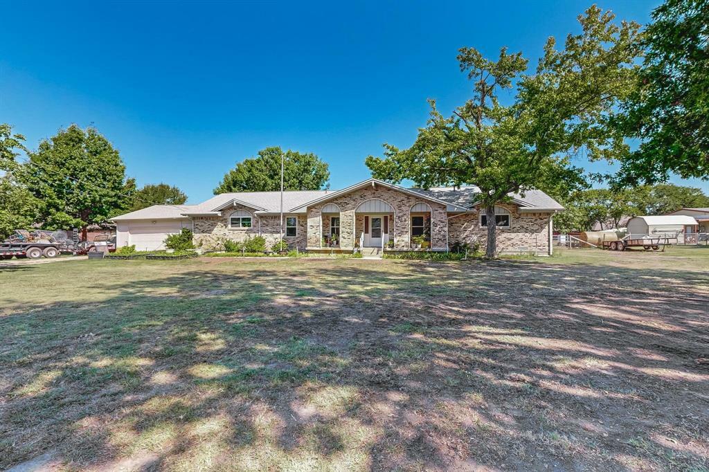 Property Photo:  212 Colonial Drive  TX 75098 