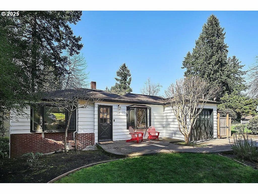 2728 Agate St  Eugene OR 97403 photo