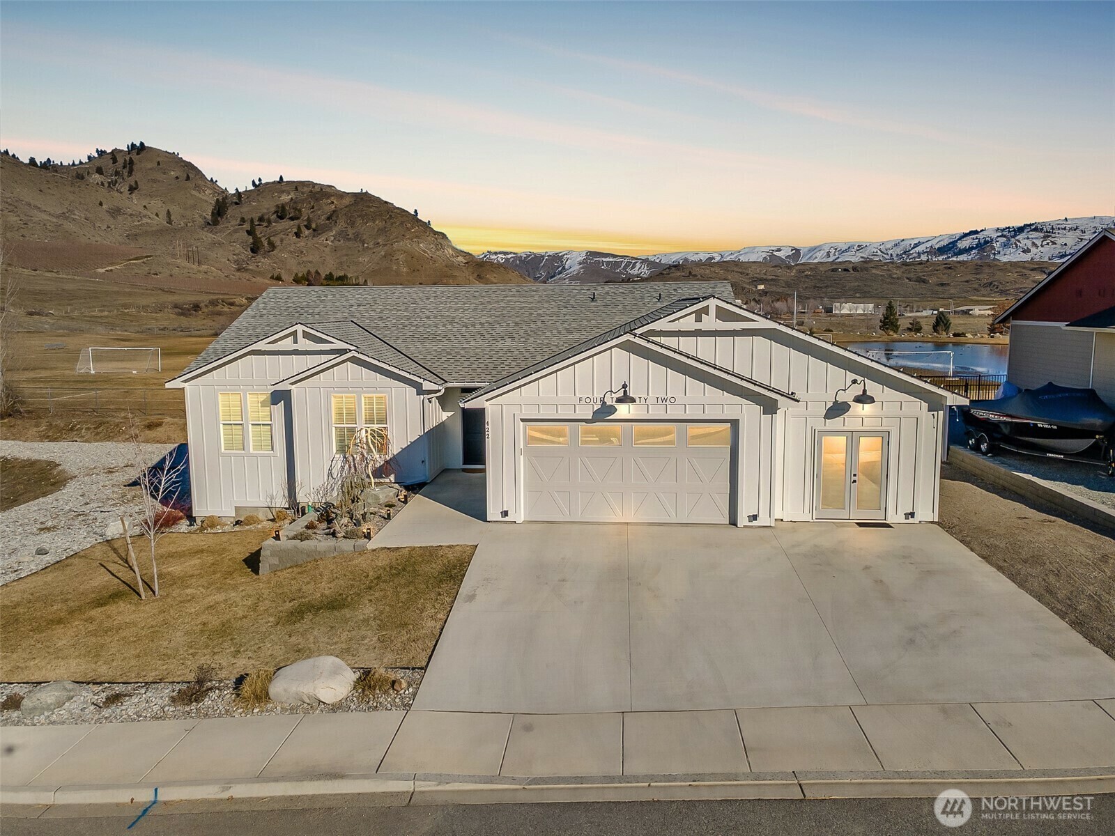 422  Sunny Brooke Lane  Chelan WA 98816 photo