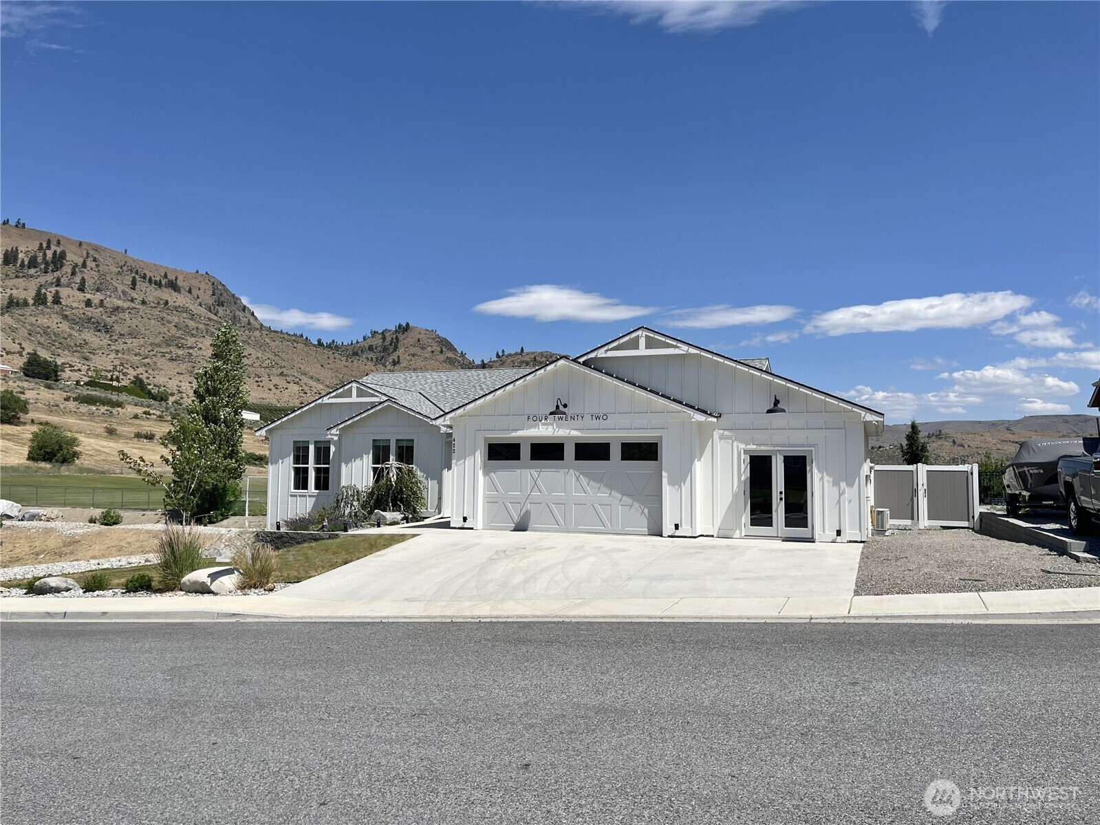 Property Photo:  422  Sunny Brooke Lane  WA 98816 