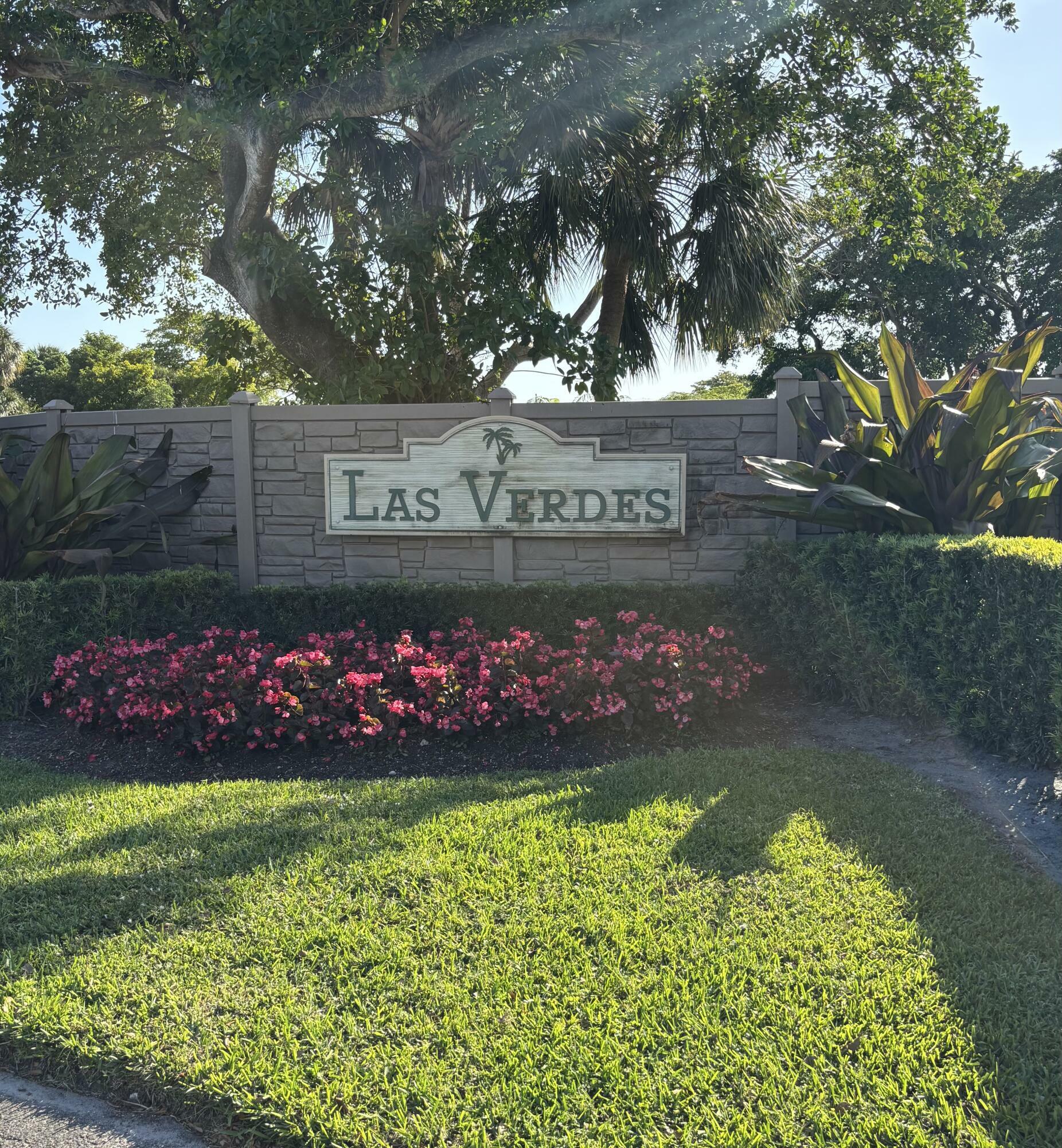 Property Photo:  5160 Las Verdes Circle 201  FL 33484 