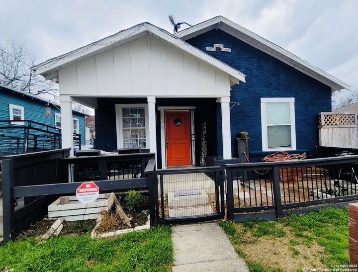 Property Photo: 226 Aztec St TX 78207