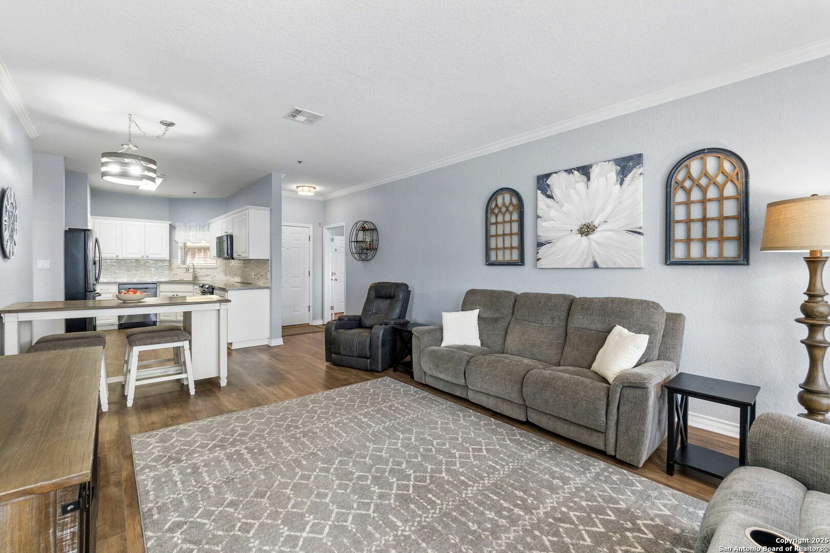 Property Photo: 20 Tapatio Dr. E 101 TX 78006