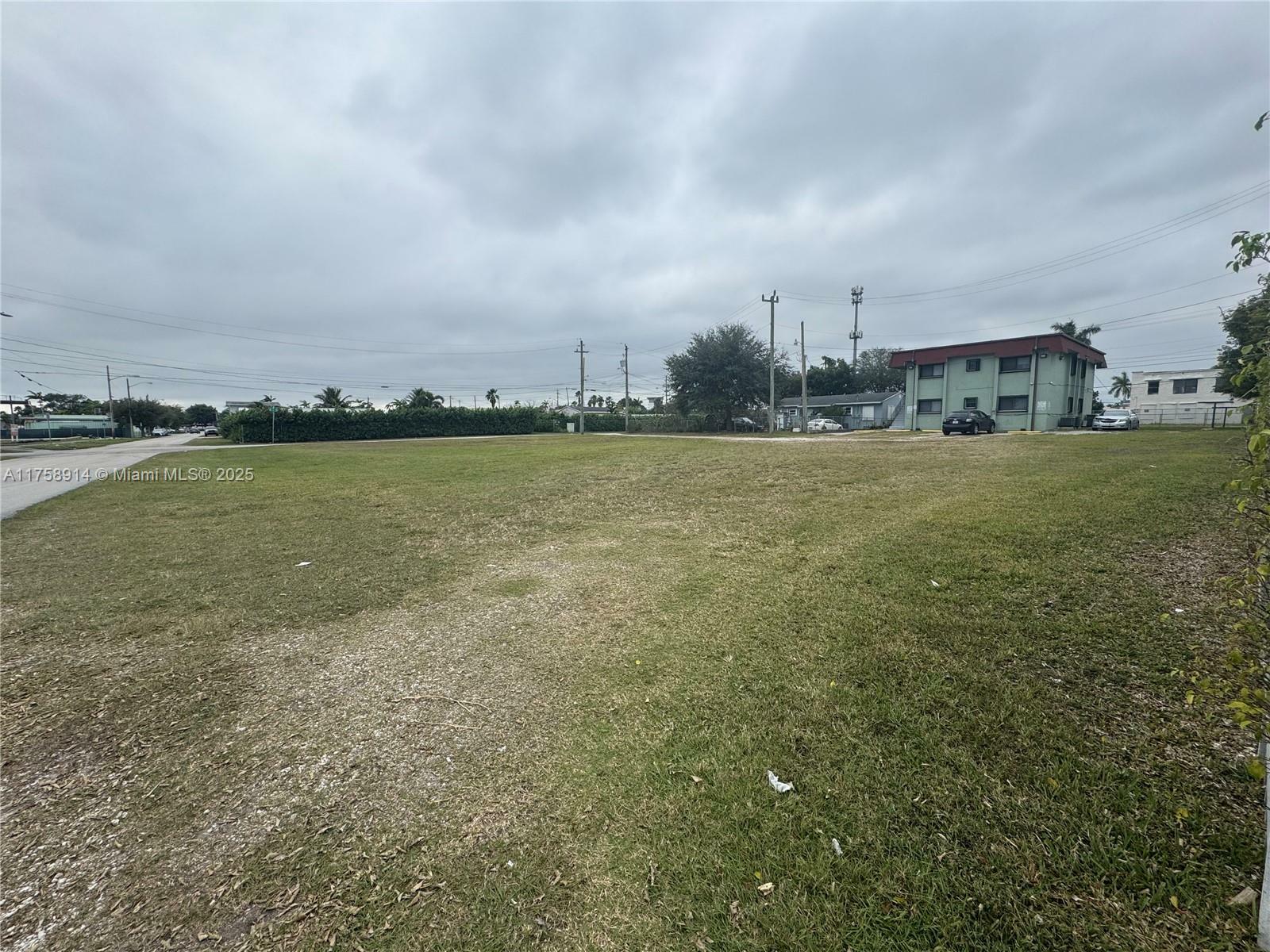 Property Photo:  106 NE 3rd Ave  FL 33034 