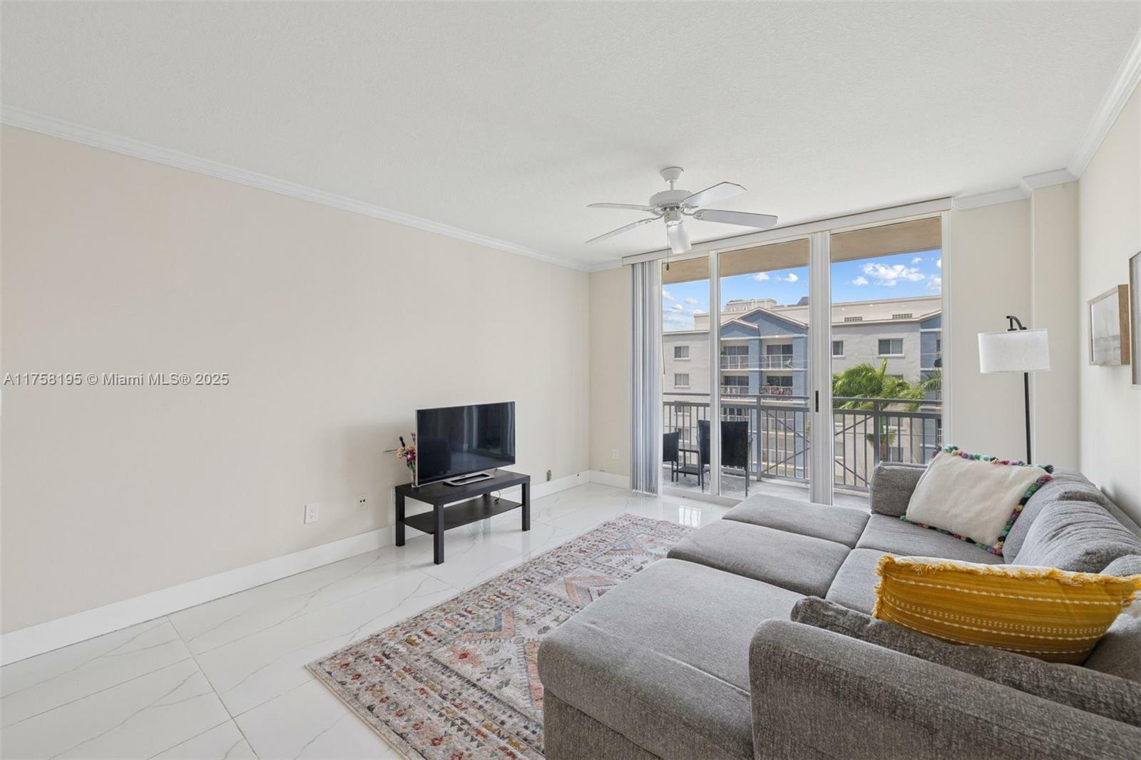 Property Photo: 2665 SW 37th Ave 612 FL 33133