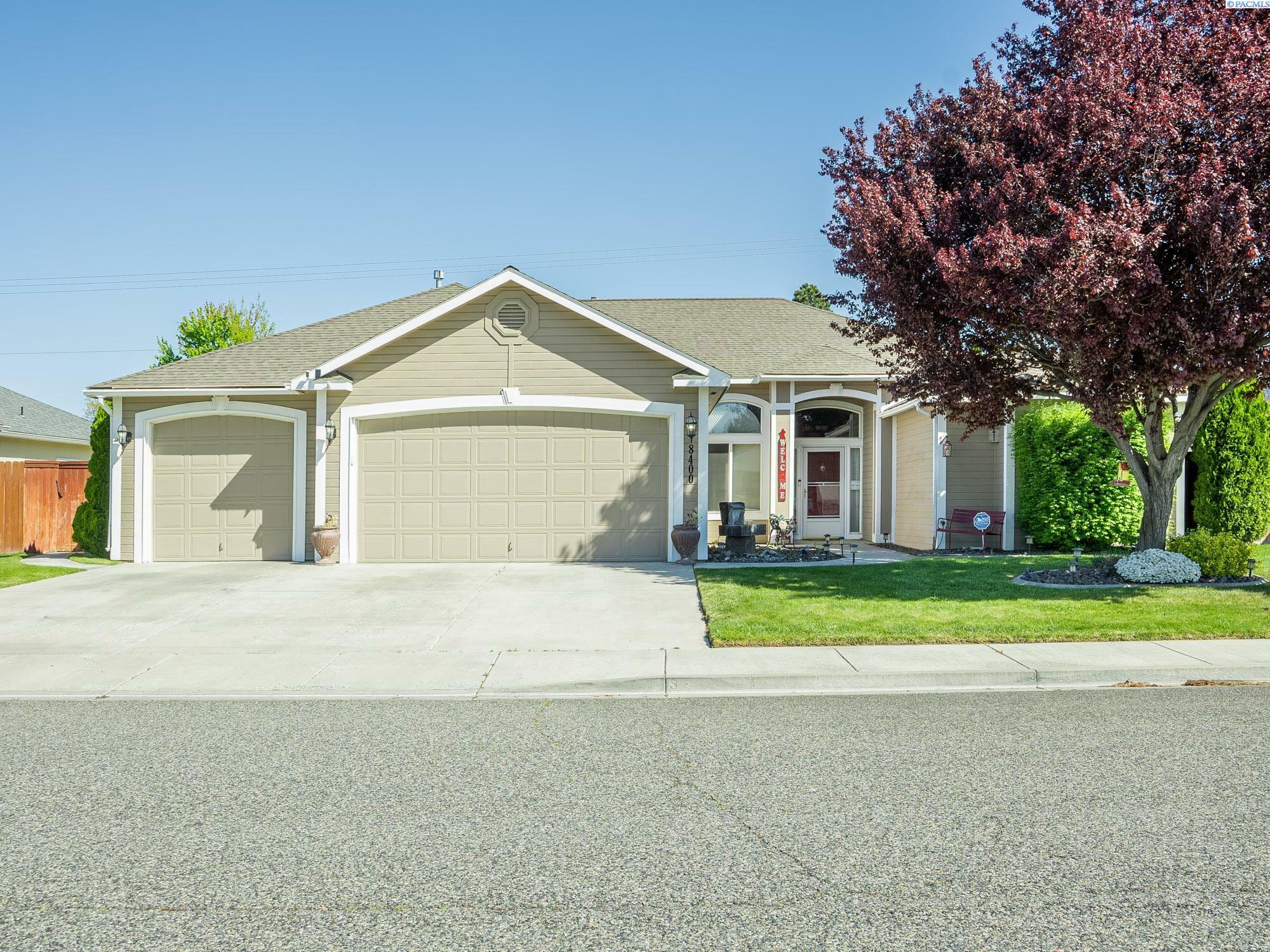 Property Photo: 8400 W Clearwater Pl WA 99336