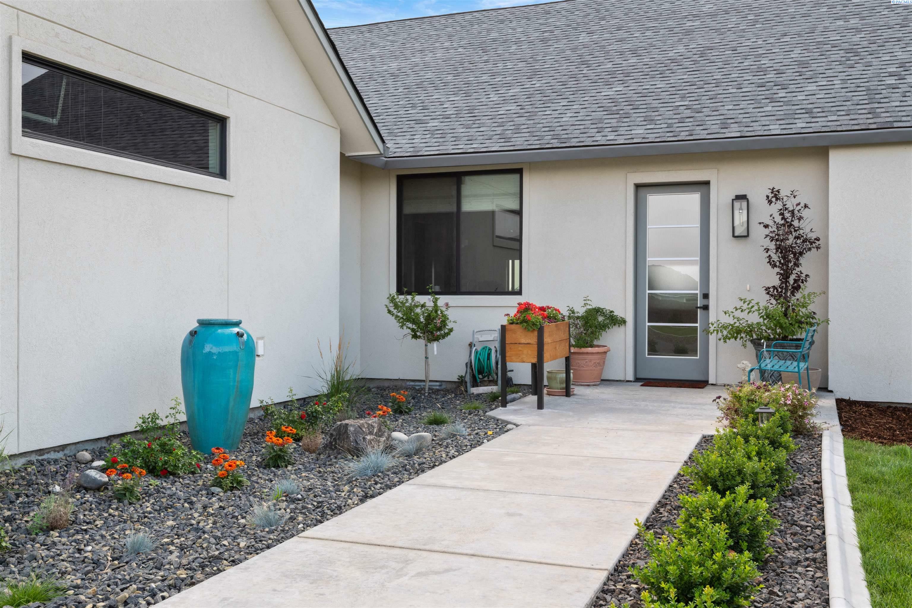 Property Photo:  7004 Ricky Road  CA 93301 