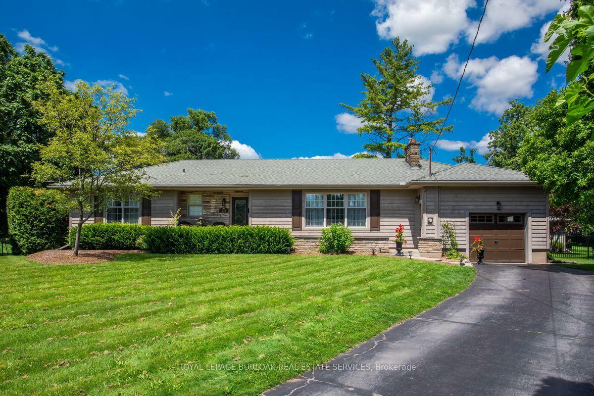 Property Photo: 721 Courtland Place ON L7R 2M7