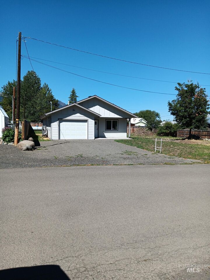 103 N East Street  Joseph OR 97846 photo