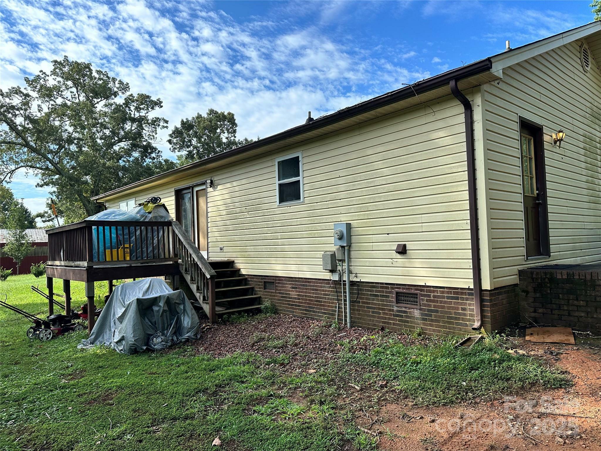 Property Photo: 211 Honeycutt Road NC 28166