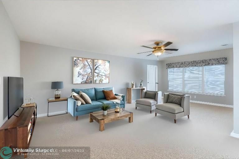 Property Photo: 100 Bayview Ave C FL 33435